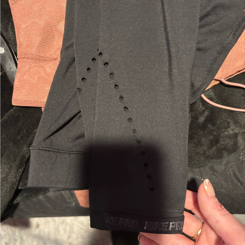 Nike Athletic Hyperwarm Black Performance Leggings - image 5